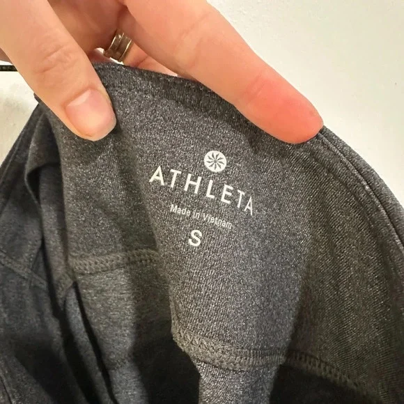 Athleta Womens Small Y2K Kick Booty Straight Leg Crop Legging Gray Capri Yoga - Picture 5 of 6